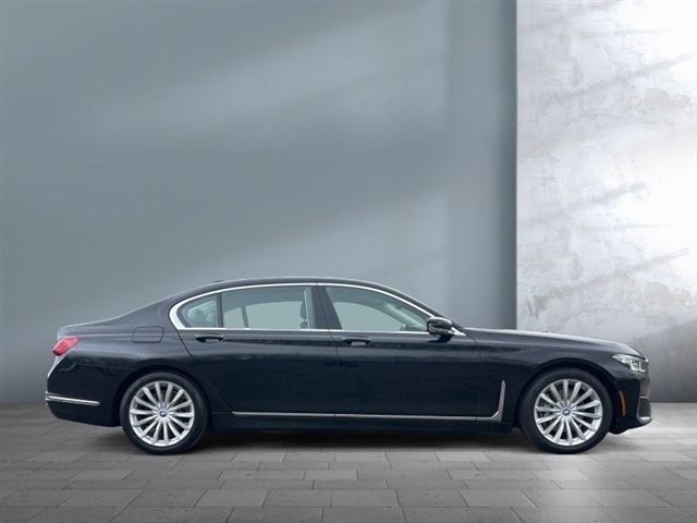 Used 2022 BMW 740i xDrive w/ Premium Package image 7