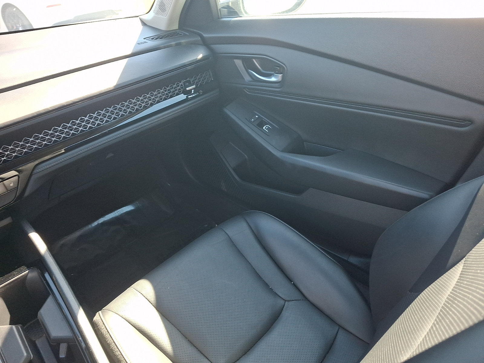 Used 2024 Honda Accord EX-L image 12