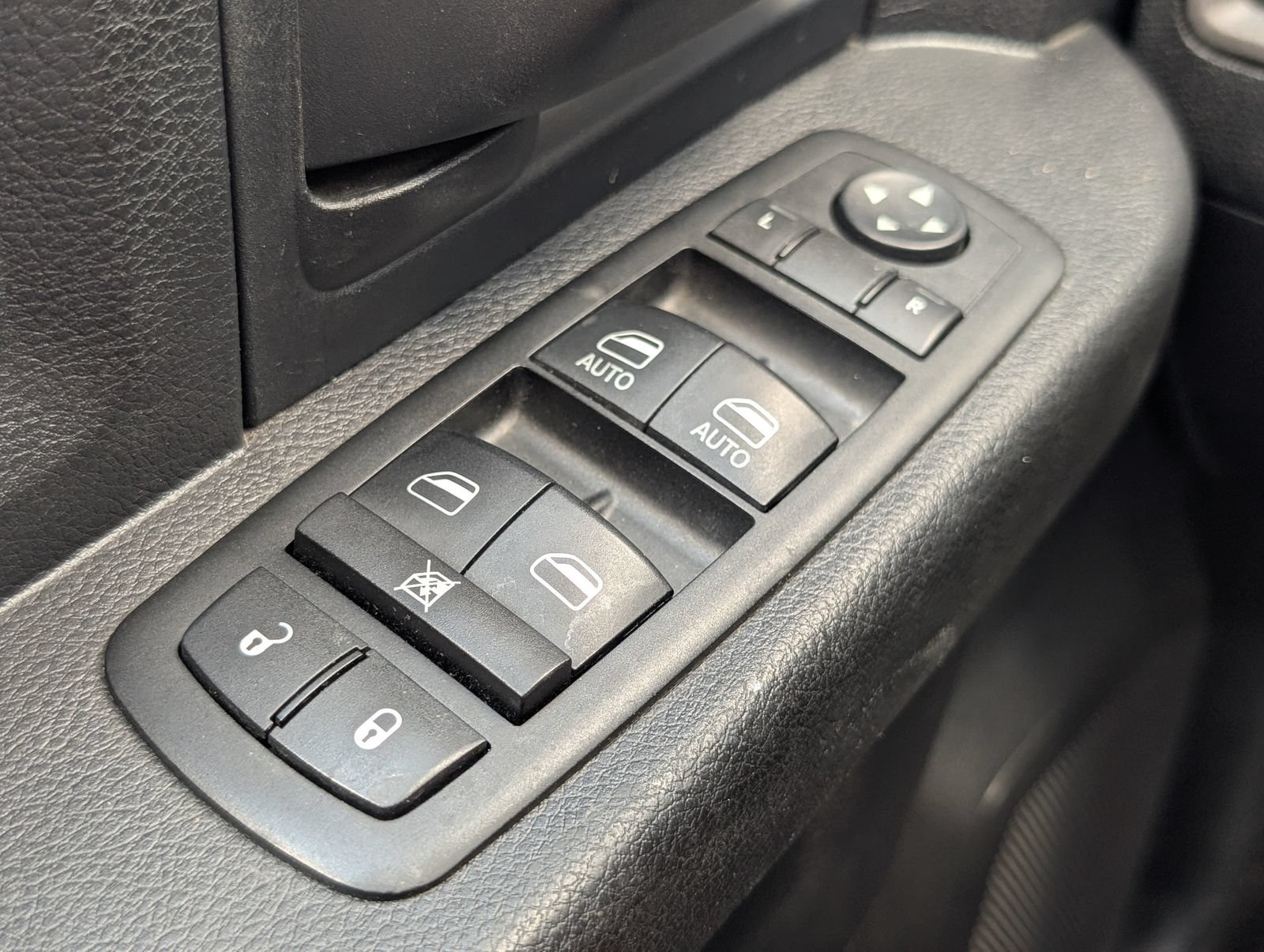 Used 2014 RAM 1500 Express RWD image 13
