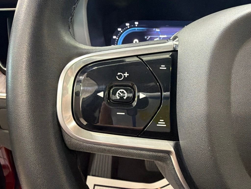Used 2023 Volvo XC60 B5 Plus w/ Climate Package AWD/4WD image 15