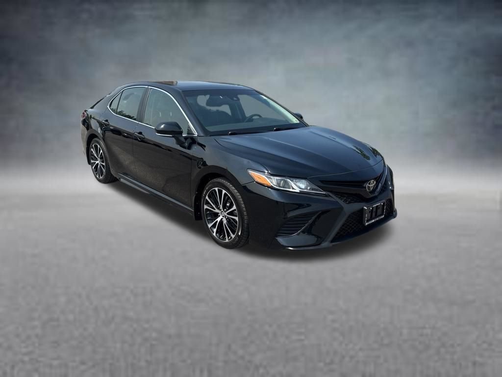 Used 2018 Toyota Camry SE w/ Moonroof Package FWD image 8