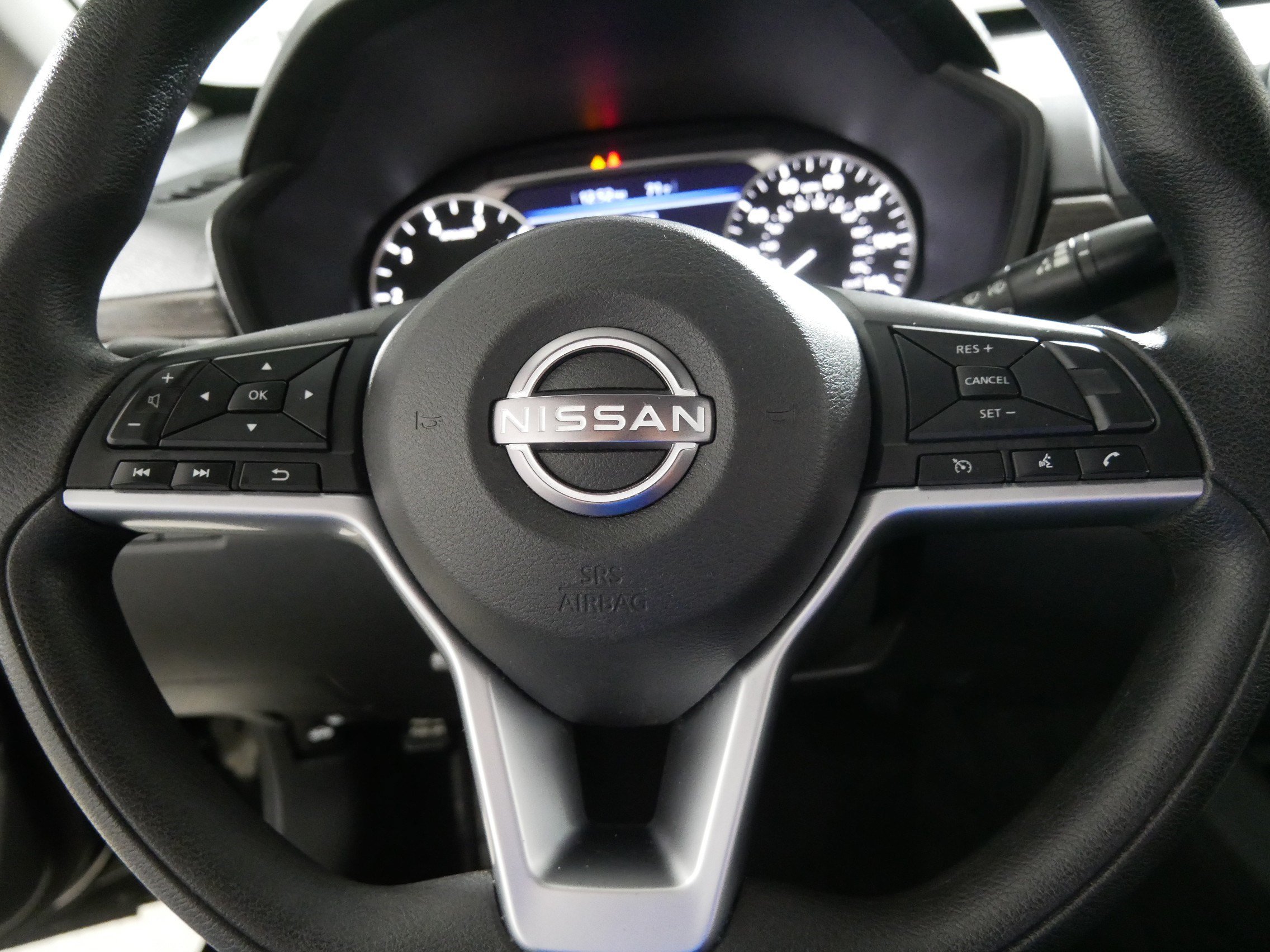 Used 2025 Nissan Altima 2.5 SV FWD image 25