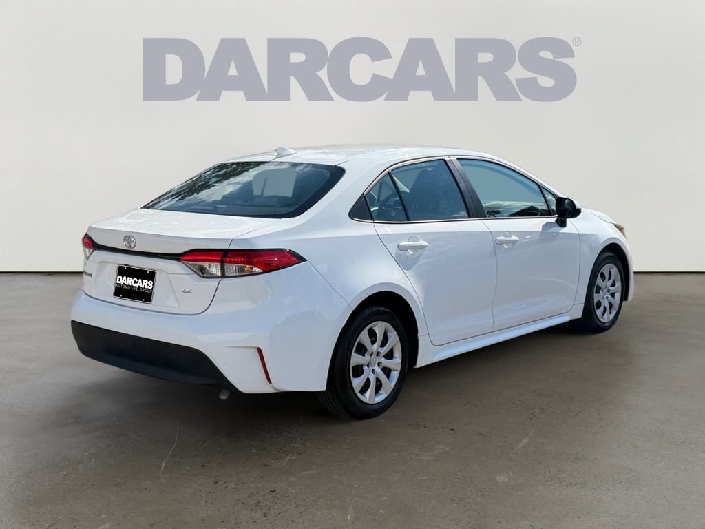Used 2025 Toyota Corolla LE FWD image 7
