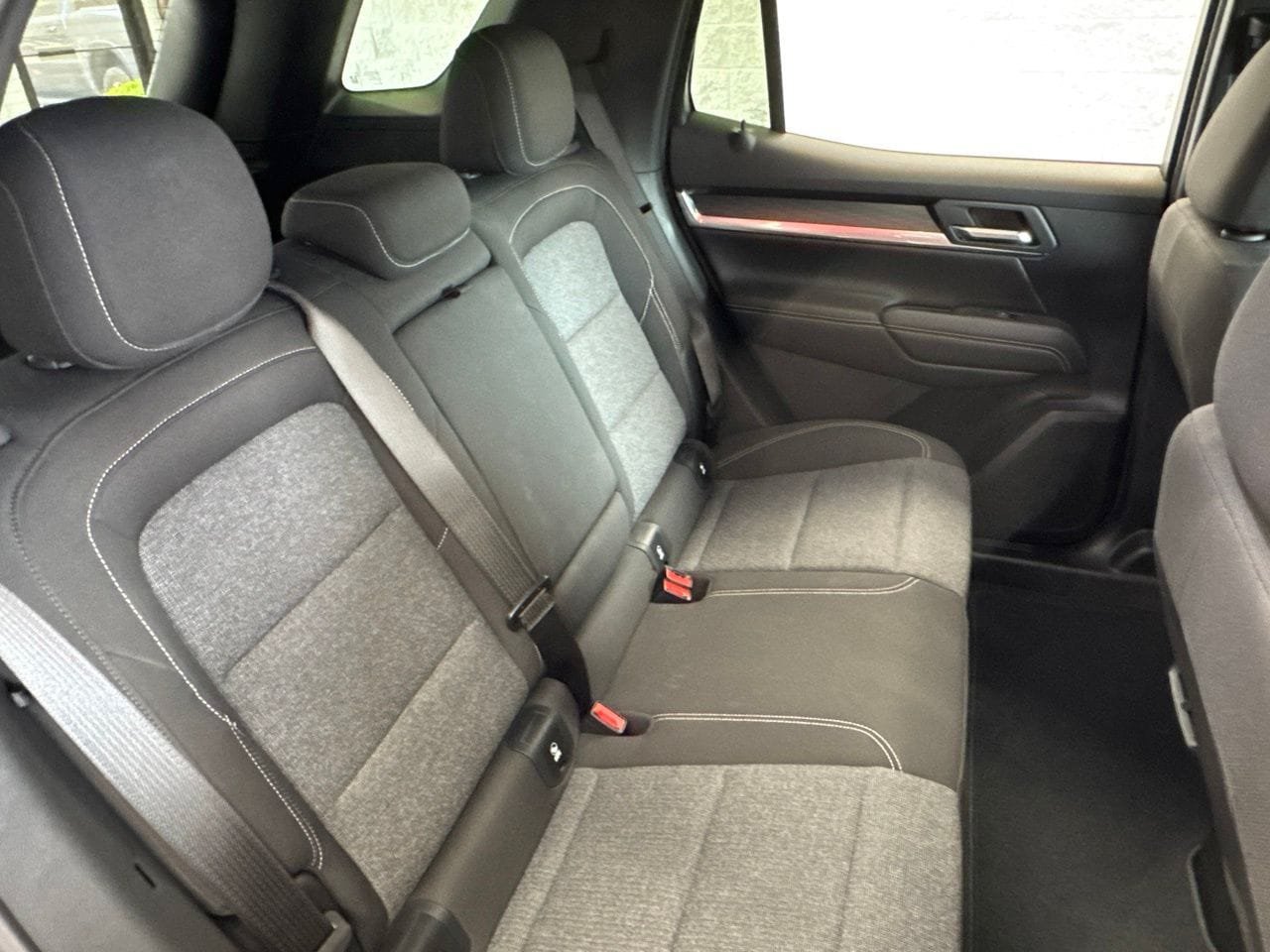 Used 2025 GMC Terrain Elevation w/ Technology Package II AWD/4WD image 44