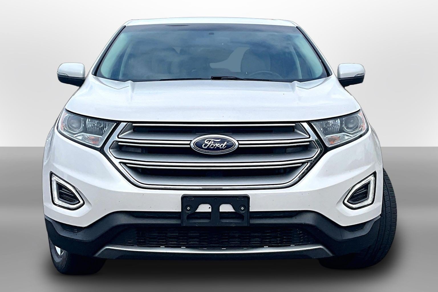 Used 2016 Ford Edge Titanium w/ Technology Package AWD/4WD image 3