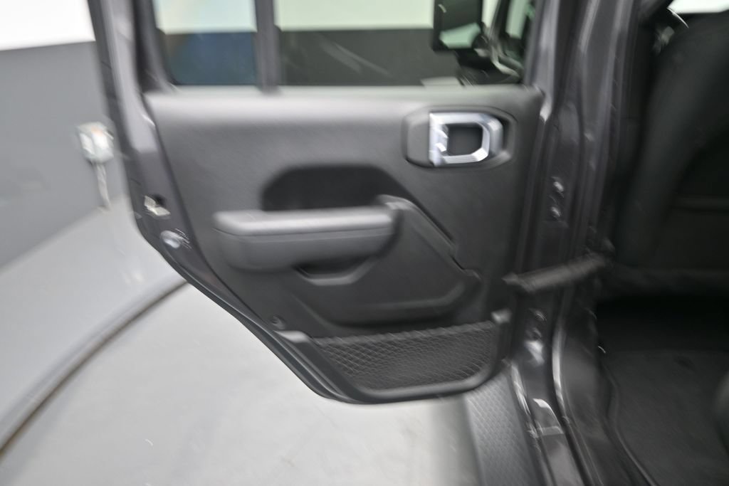 Used 2022 Jeep Wrangler Unlimited Sport AWD/4WD image 16