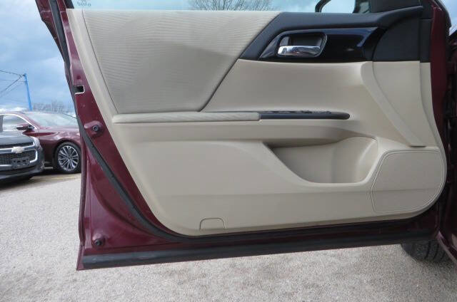 Used 2016 Honda Accord LX image 27