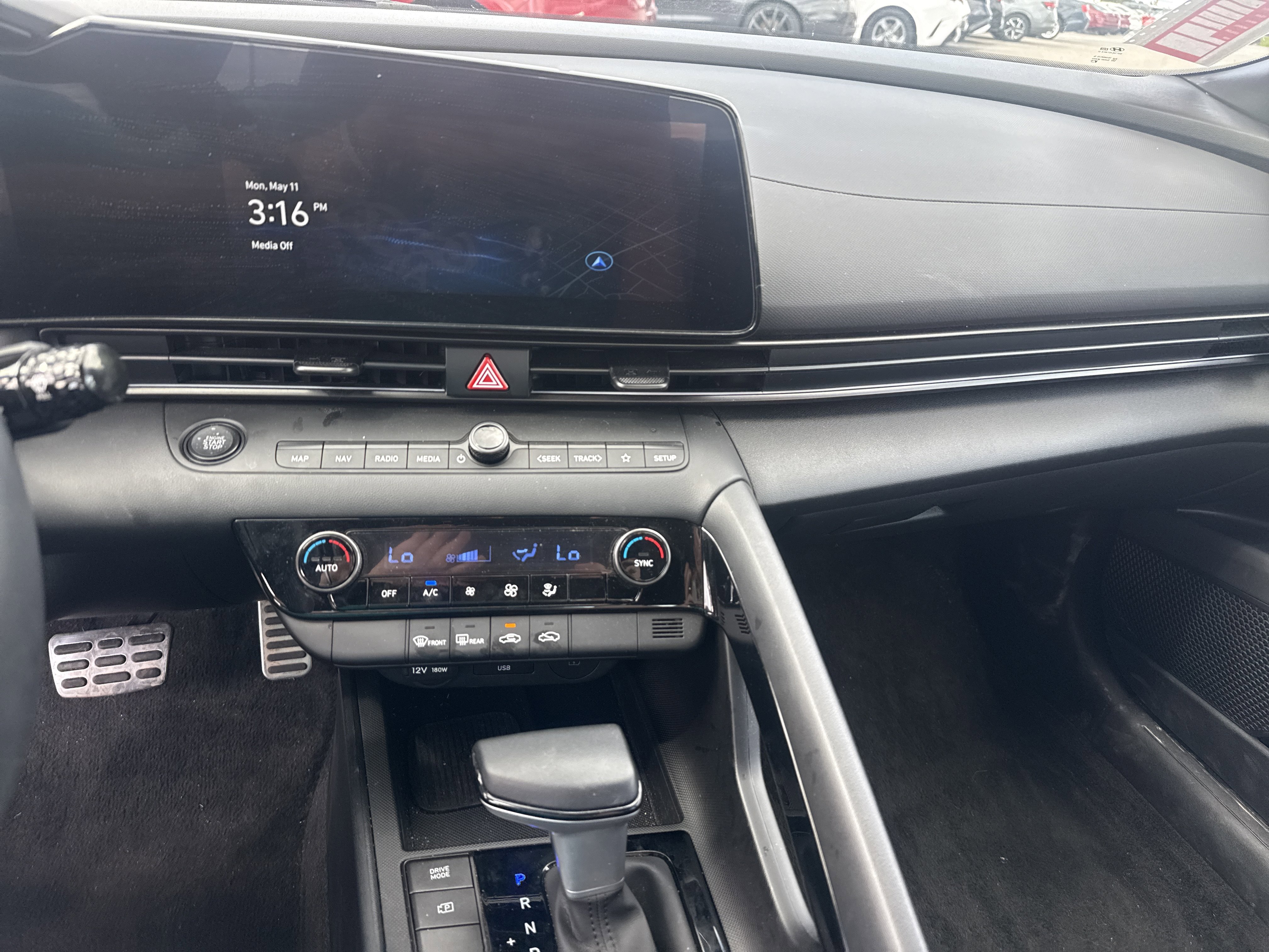 Used 2025 Hyundai Elantra SEL FWD image 23
