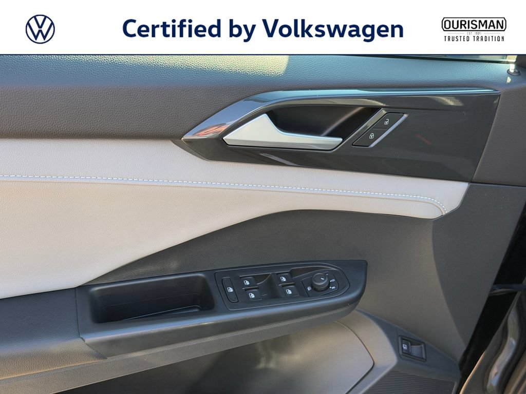 Certified 2023 Volkswagen Taos SEL AWD/4WD image 10