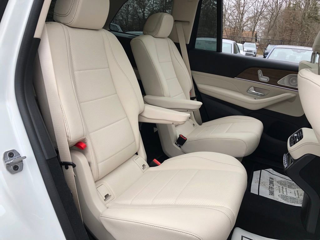 New 2026 Mercedes-Benz GLS 450 4MATIC image 37