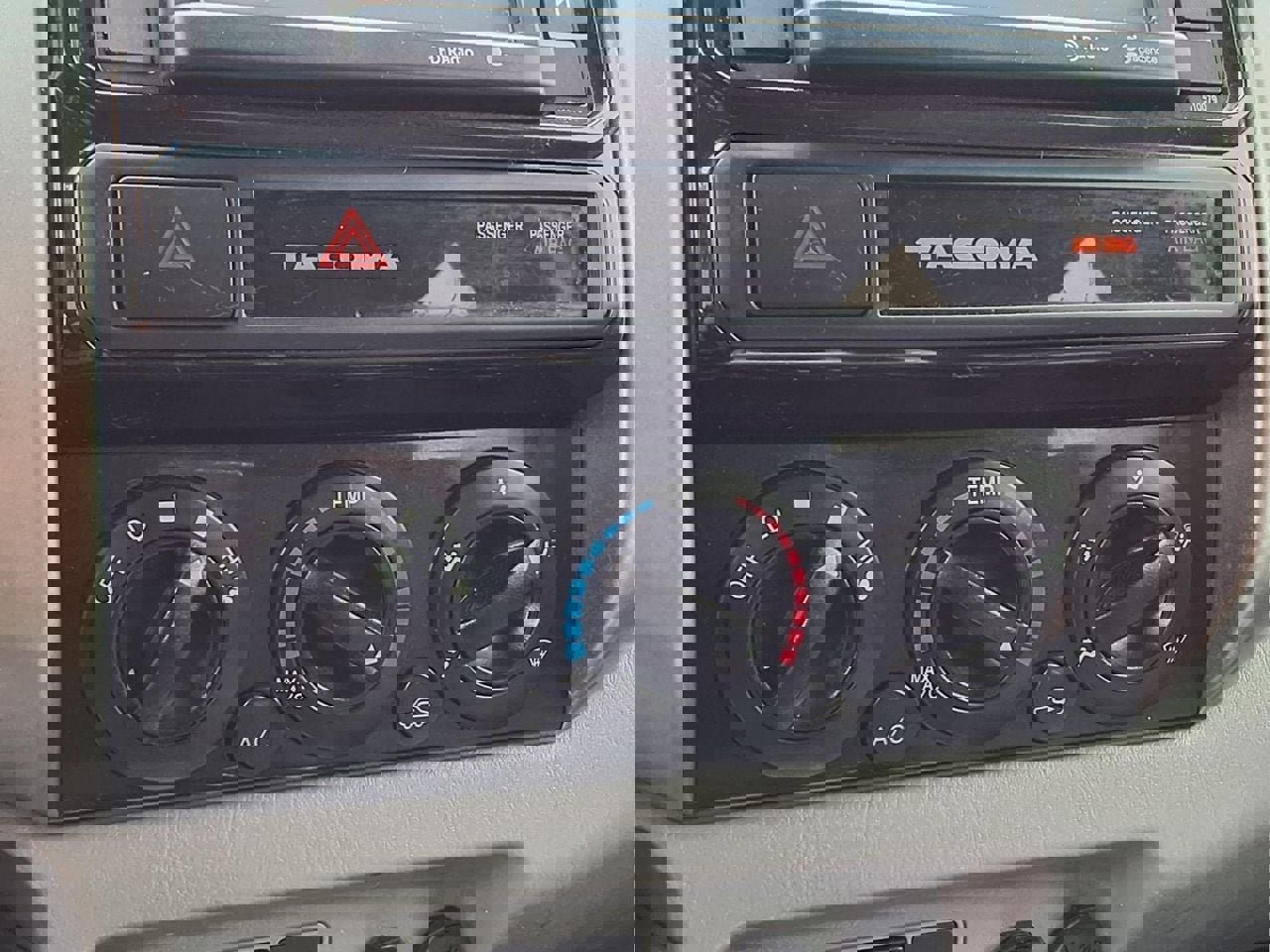 Used 2015 Toyota Tacoma 4x4 Double Cab w/ TRD Off-Road Package image 18