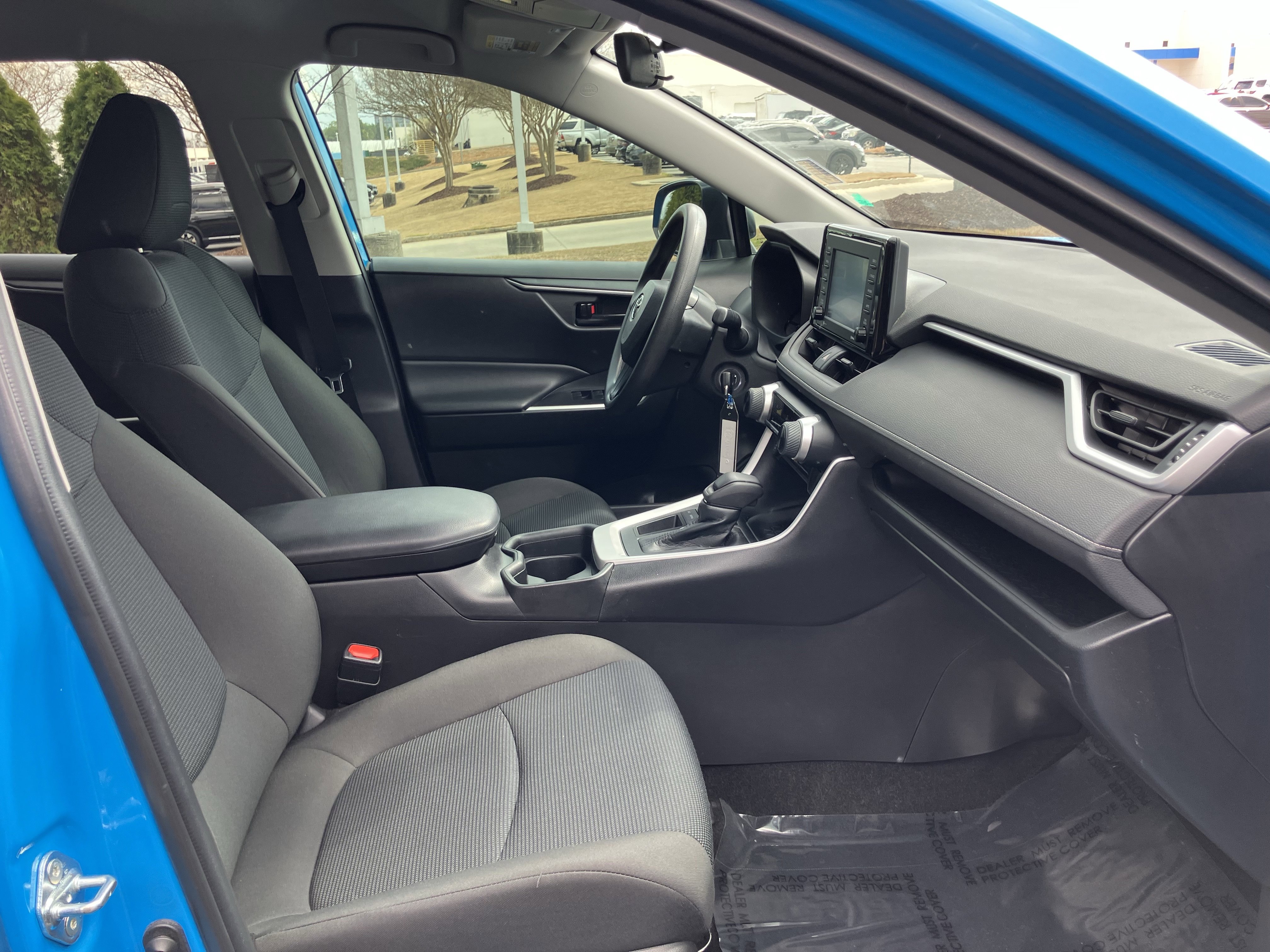 Used 2021 Toyota RAV4 LE image 33