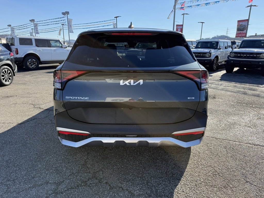 Used 2023 Kia Sportage LX image 6