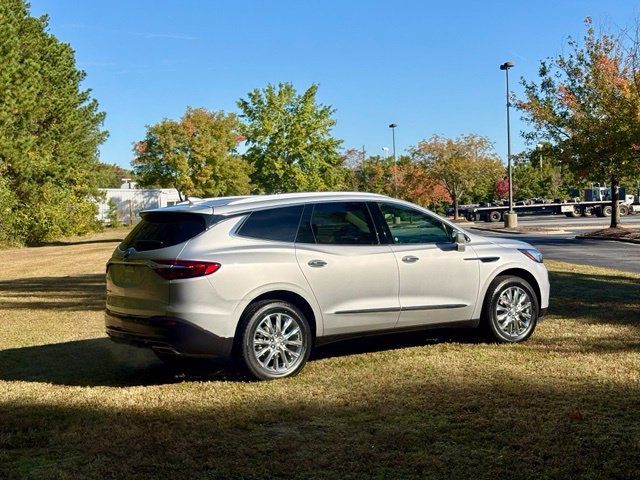 Used 2020 Buick Enclave Premium w/ Sun and Sites Package FWD image 7