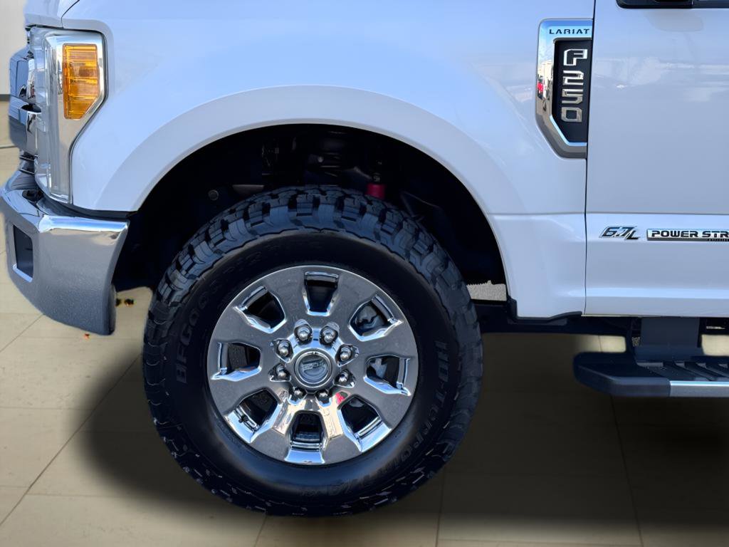 Used 2017 Ford F250 Lariat w/ Chrome Package image 39
