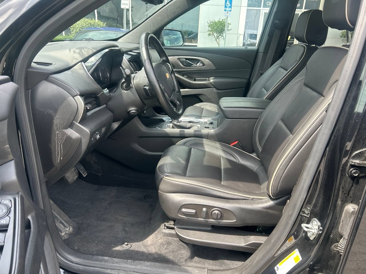 Used 2023 Chevrolet Traverse Premier AWD/4WD image 11