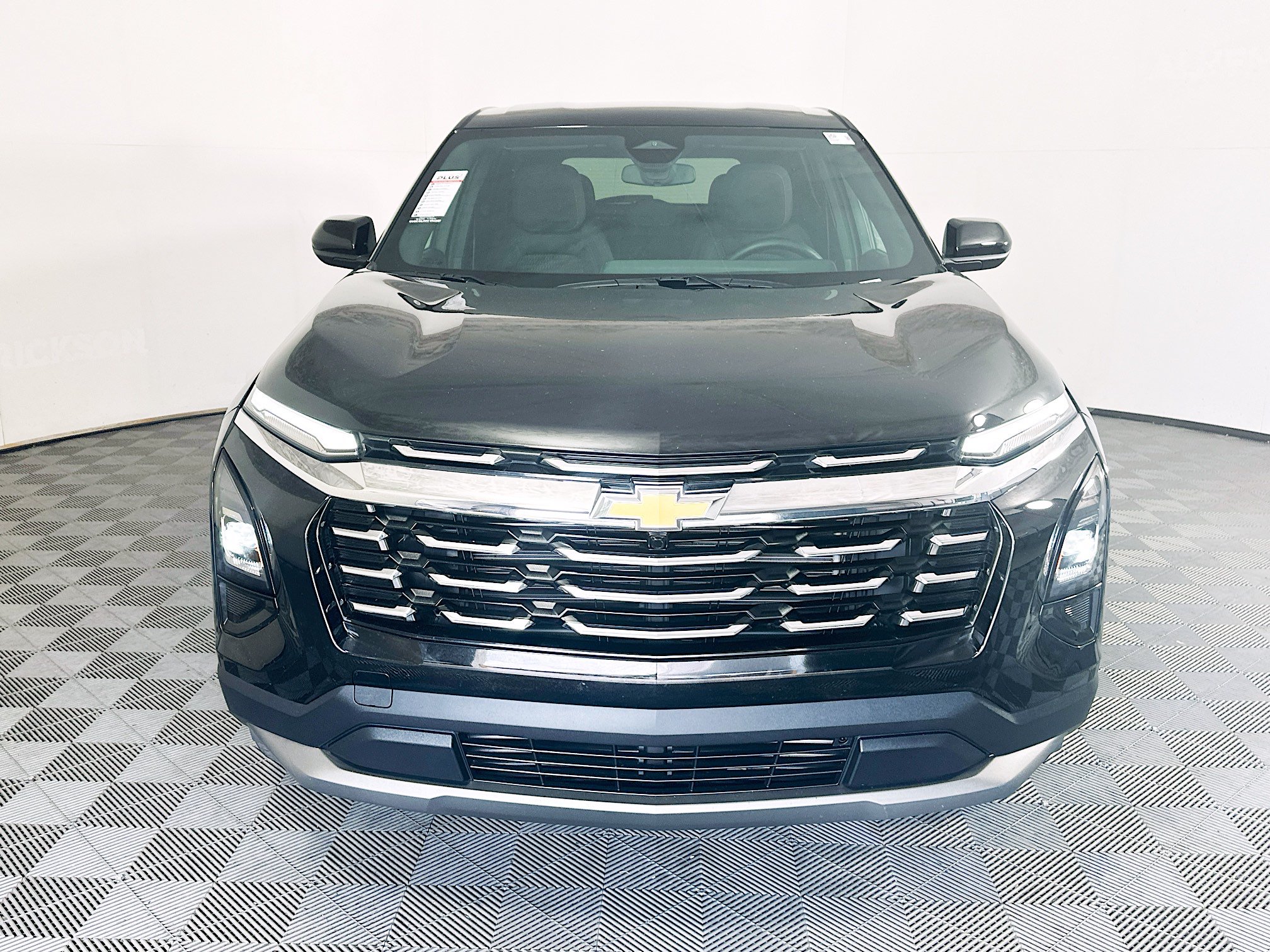 Used 2025 Chevrolet Equinox LT FWD image 8