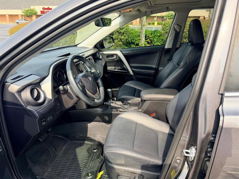Used 2016 Toyota RAV4 Limited FWD image 10