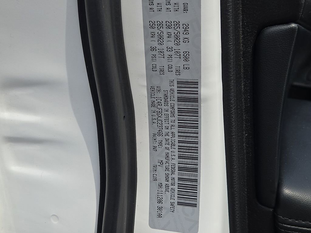 Used 2018 Jeep Grand Cherokee Limited image 26