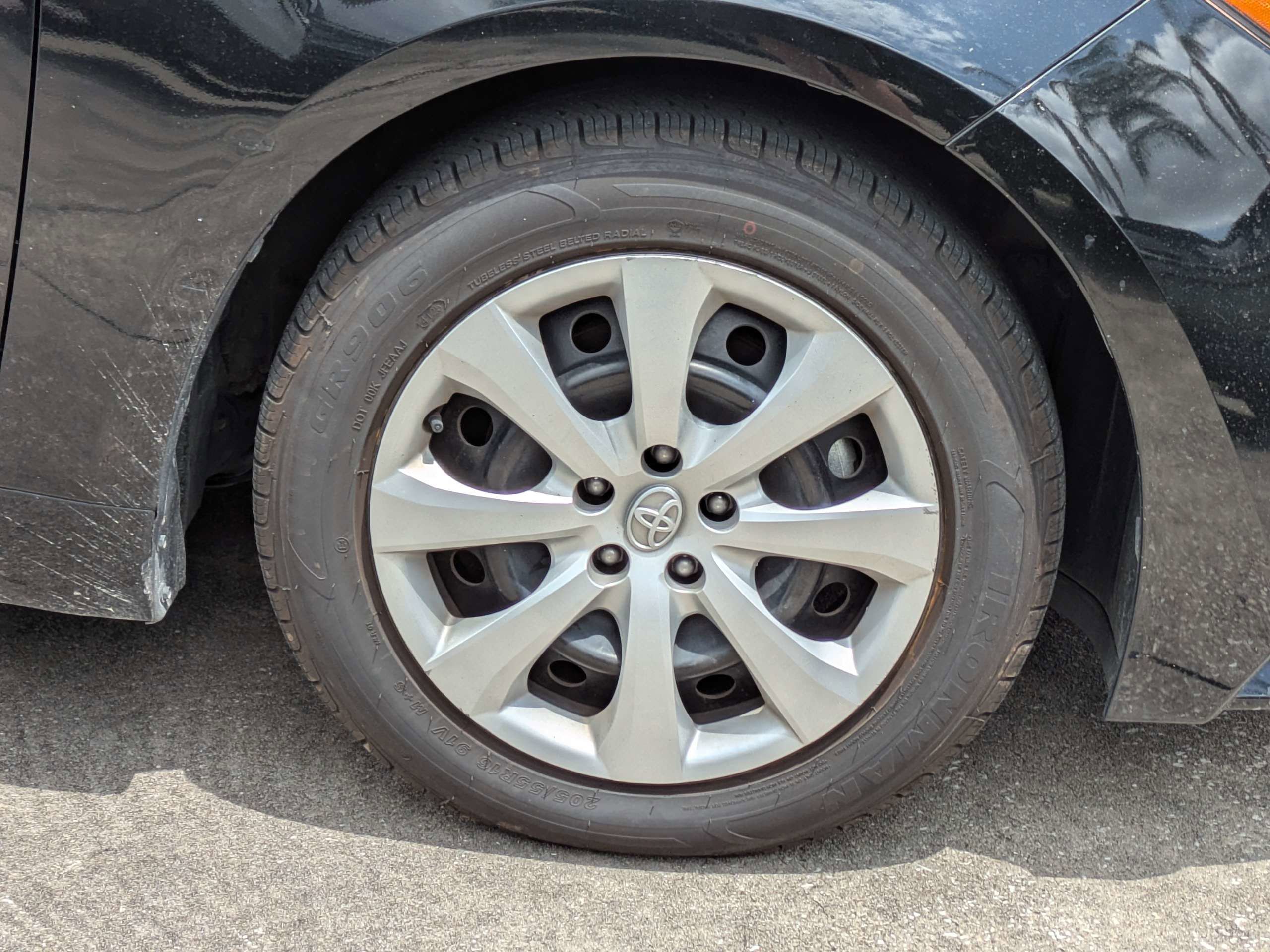 Used 2024 Toyota Corolla LE FWD image 11