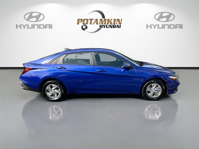 Certified 2026 Hyundai Elantra SE FWD image 4