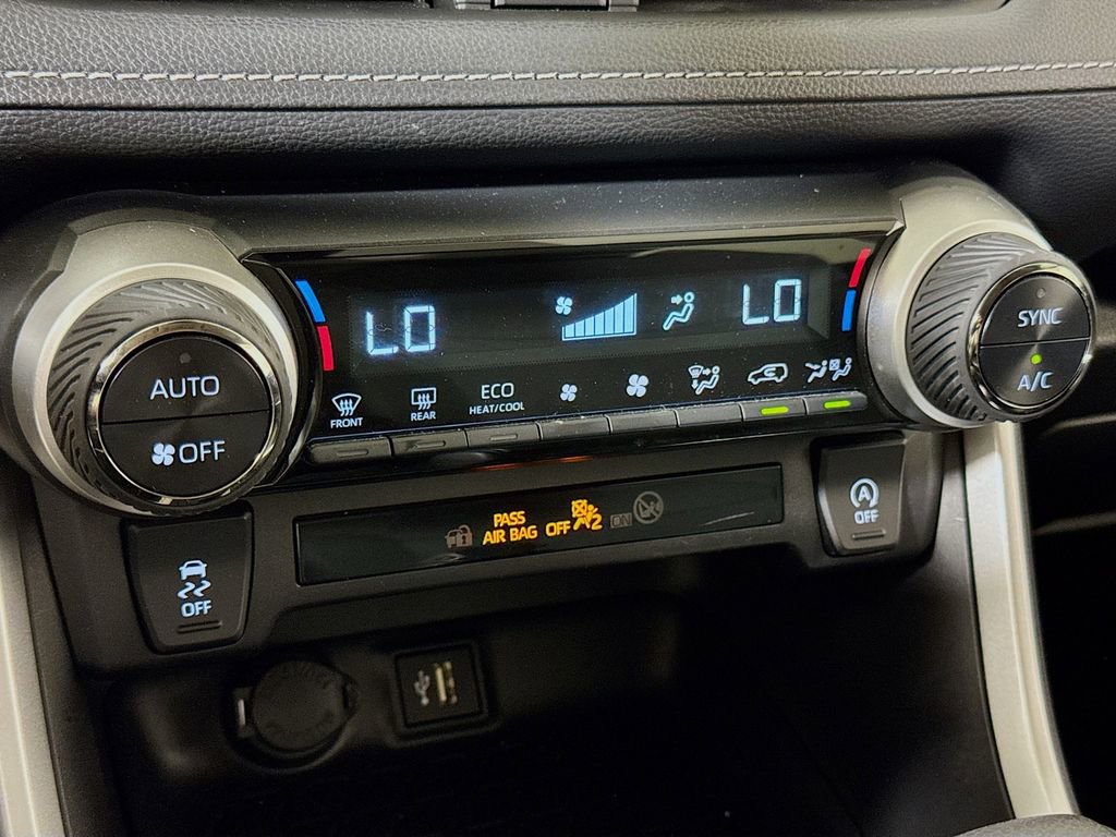 Used 2025 Toyota RAV4 XLE image 14