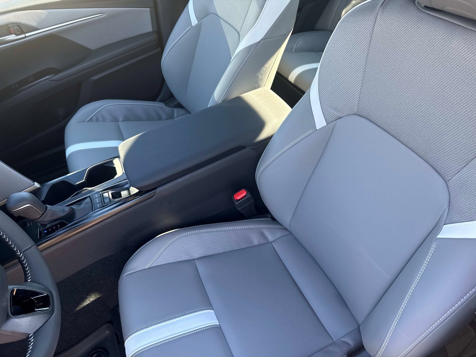 Used 2026 Toyota Camry SE w/ Convenience Package image 18