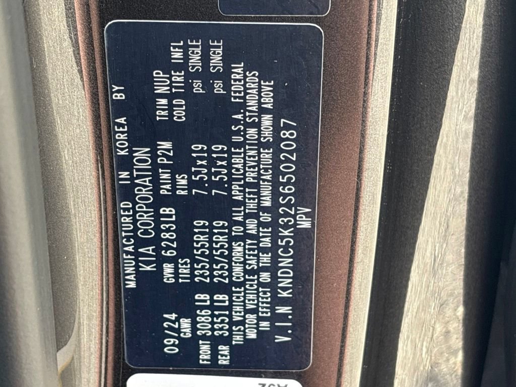 Certified 2025 Kia Carnival EX FWD image 22