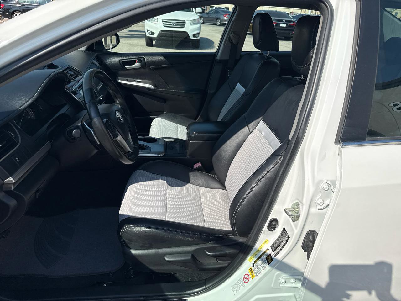 Used 2014 Toyota Camry SE image 9