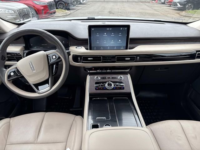 Certified 2023 Lincoln Aviator Reserve w/ Equipment Group 201A image 16