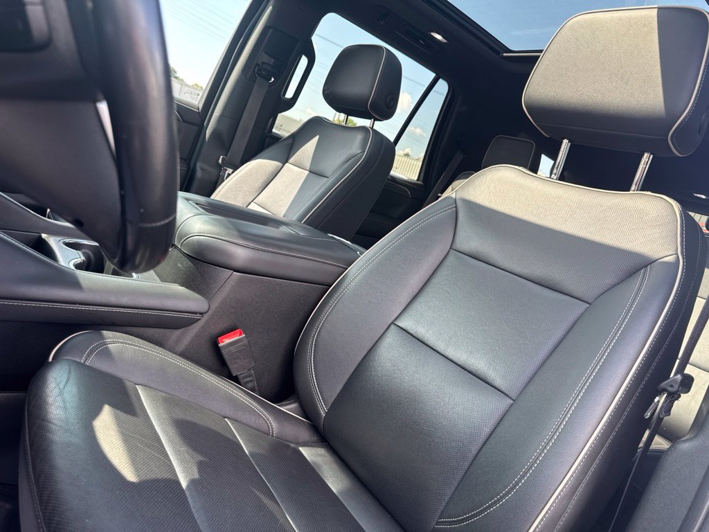 Used 2022 GMC Yukon SLT w/ SLT Luxury Package AWD/4WD image 9