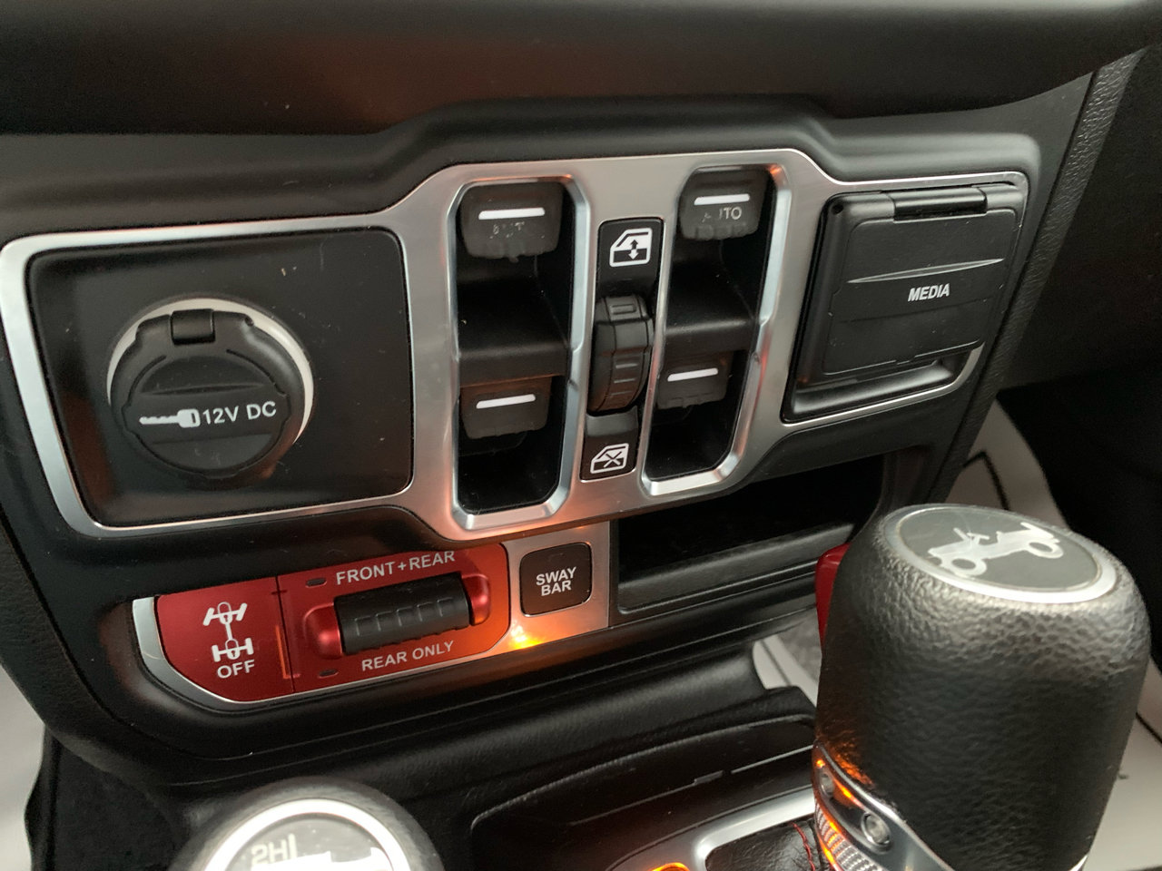 Used 2018 Jeep Wrangler Unlimited Rubicon w/ Safety Group image 20