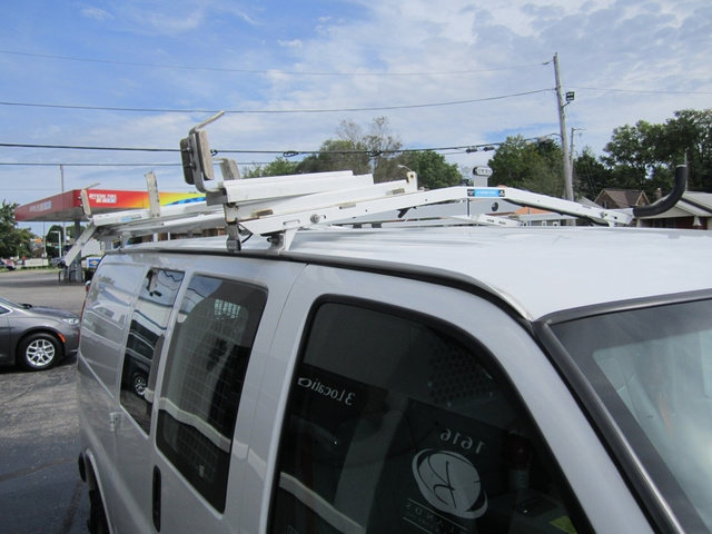 Used 2015 Chevrolet Express 2500 RWD image 20