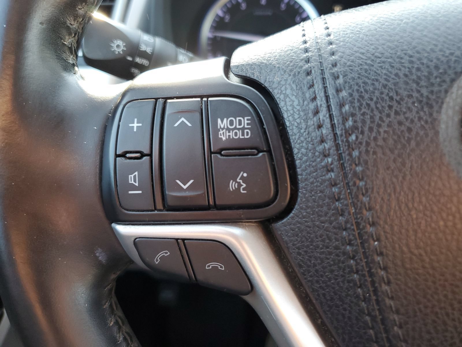 Certified 2018 Toyota Highlander Limited AWD/4WD image 23