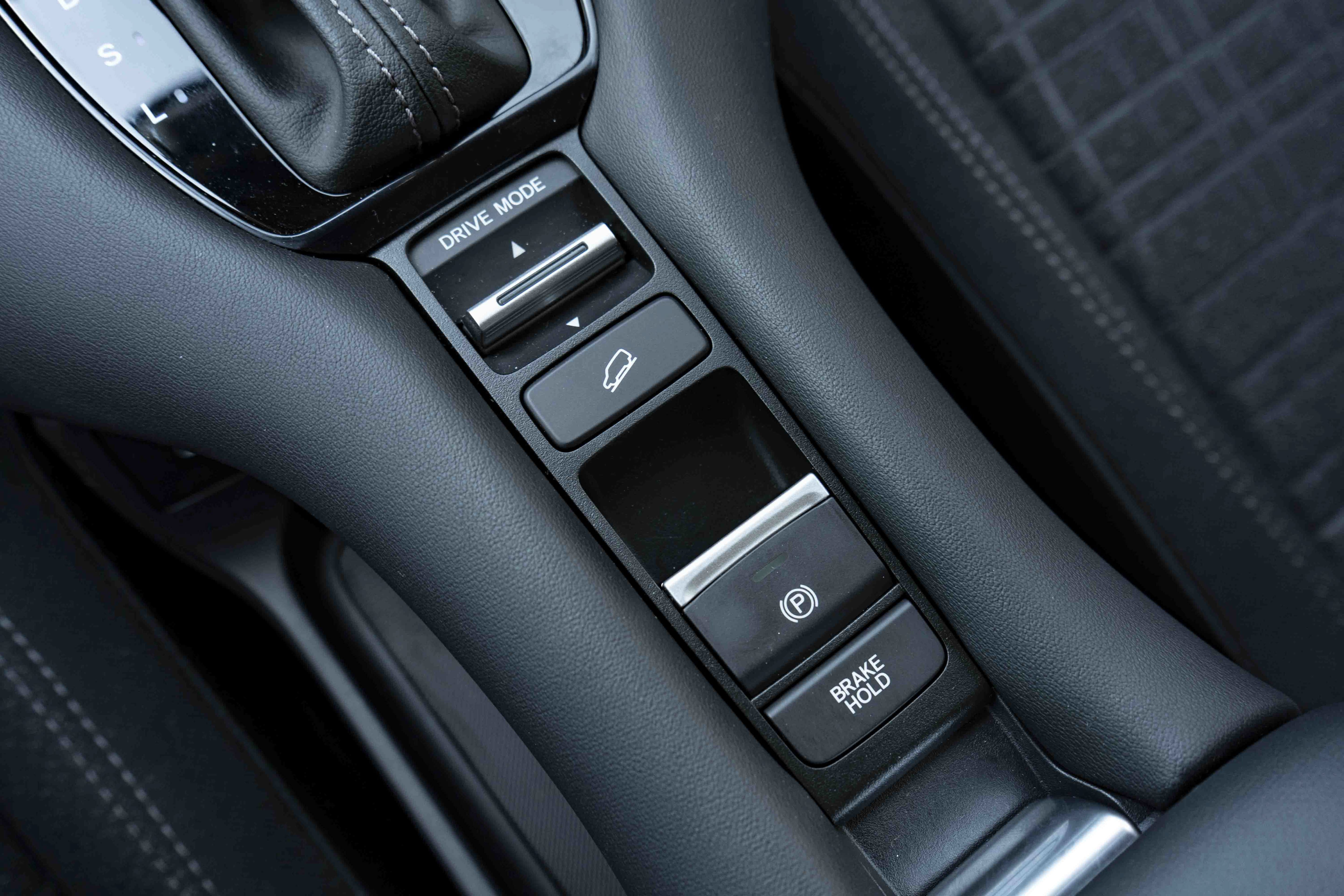 Certified 2027 Honda HR-V LX image 28
