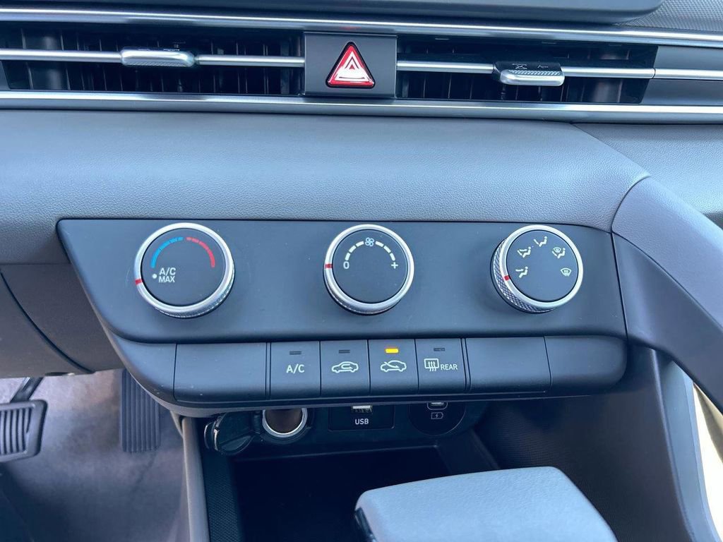 New 2026 Hyundai Elantra SE image 25