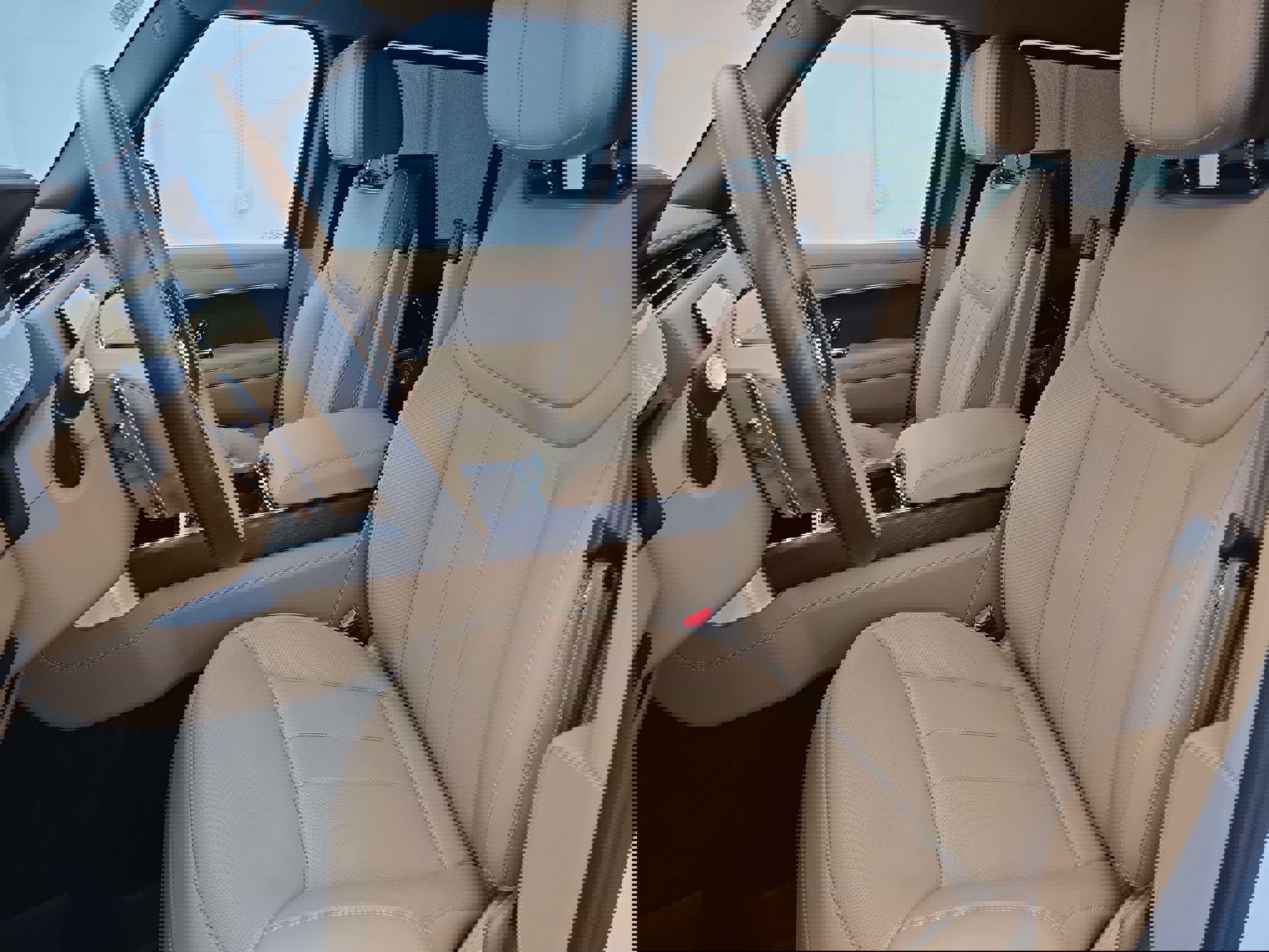 Certified 2025 Land Rover Range Rover Long Wheelbase Autobiography image 15