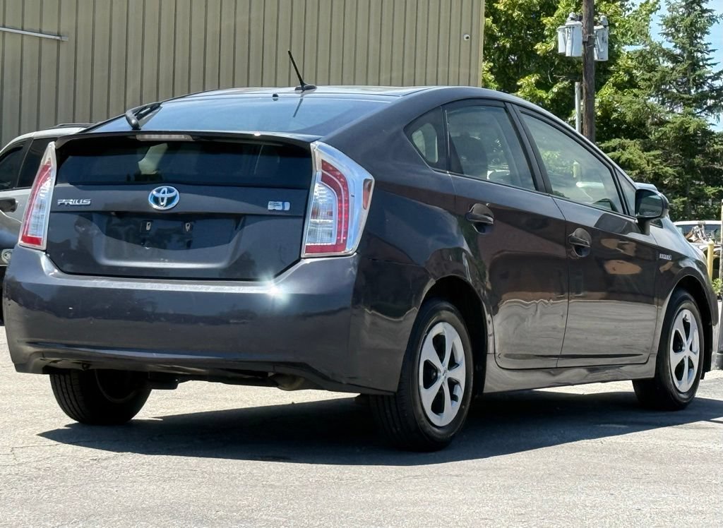 Used 2015 Toyota Prius Three FWD image 5