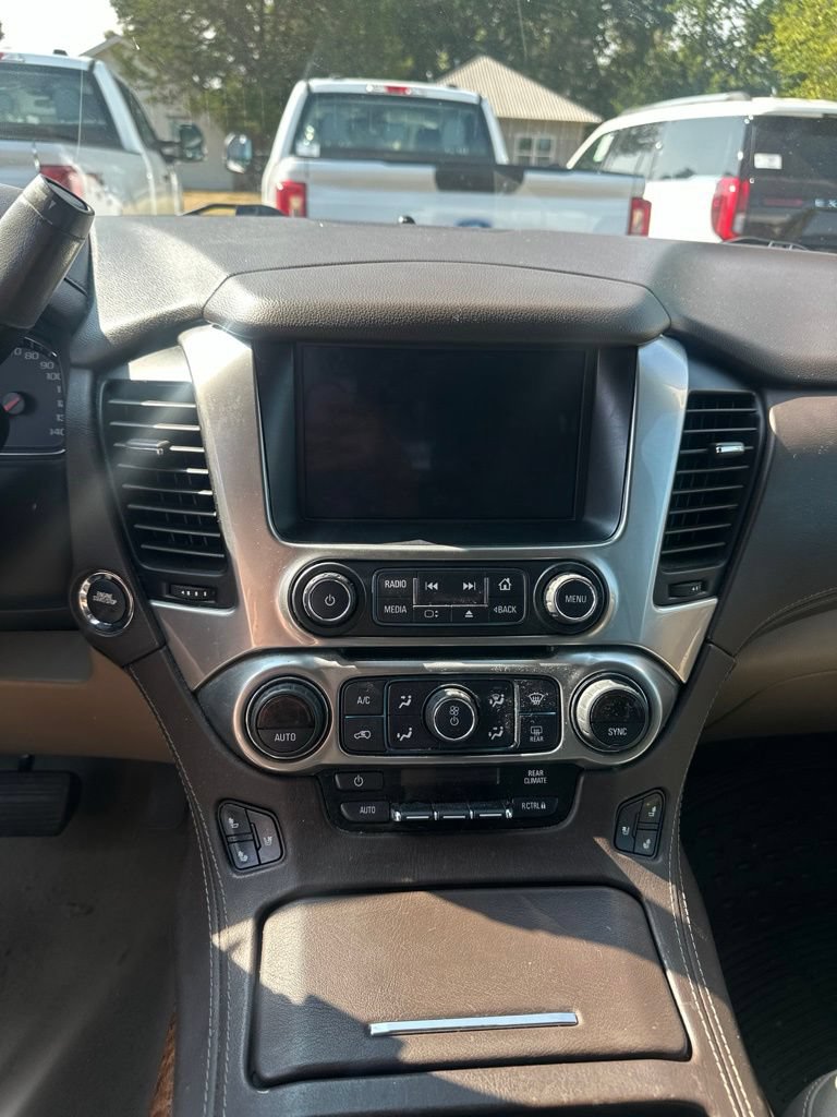 Used 2020 Chevrolet Suburban Premier w/ RST 6.2L Performance Edition AWD/4WD image 15