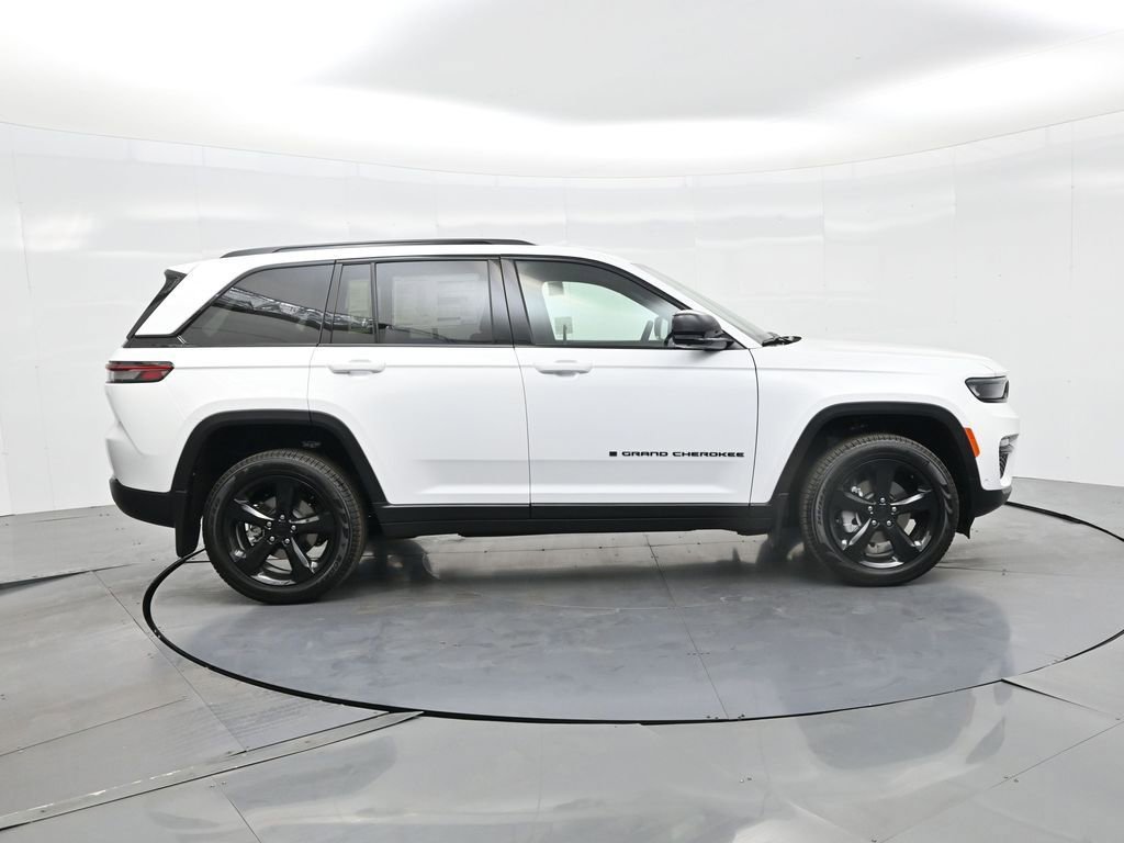 New 2025 Jeep Grand Cherokee Limited w/ Luxury Tech Group II image 5