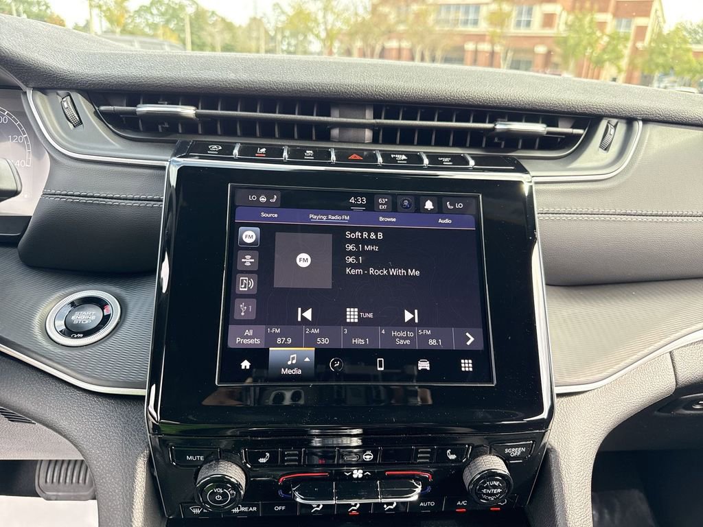 New 2025 Jeep Grand Cherokee L Laredo w/ Luxury Tech Group I image 23