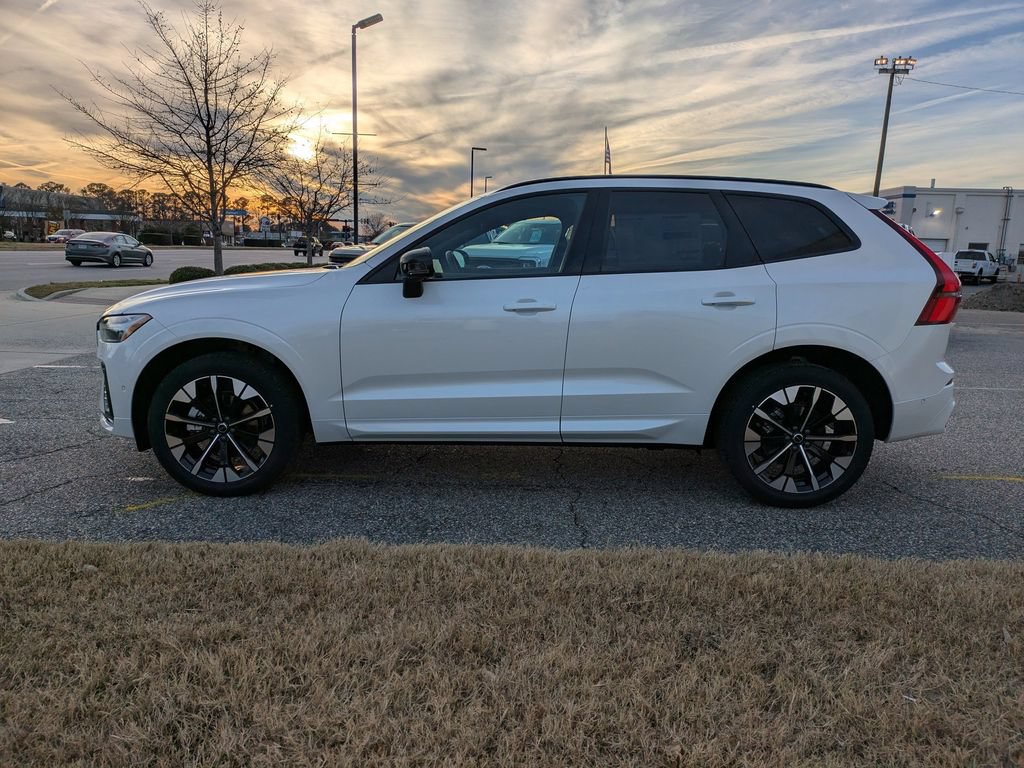 New 2026 Volvo XC60 B5 Plus w/ Protection Package Premier AWD/4WD image 7