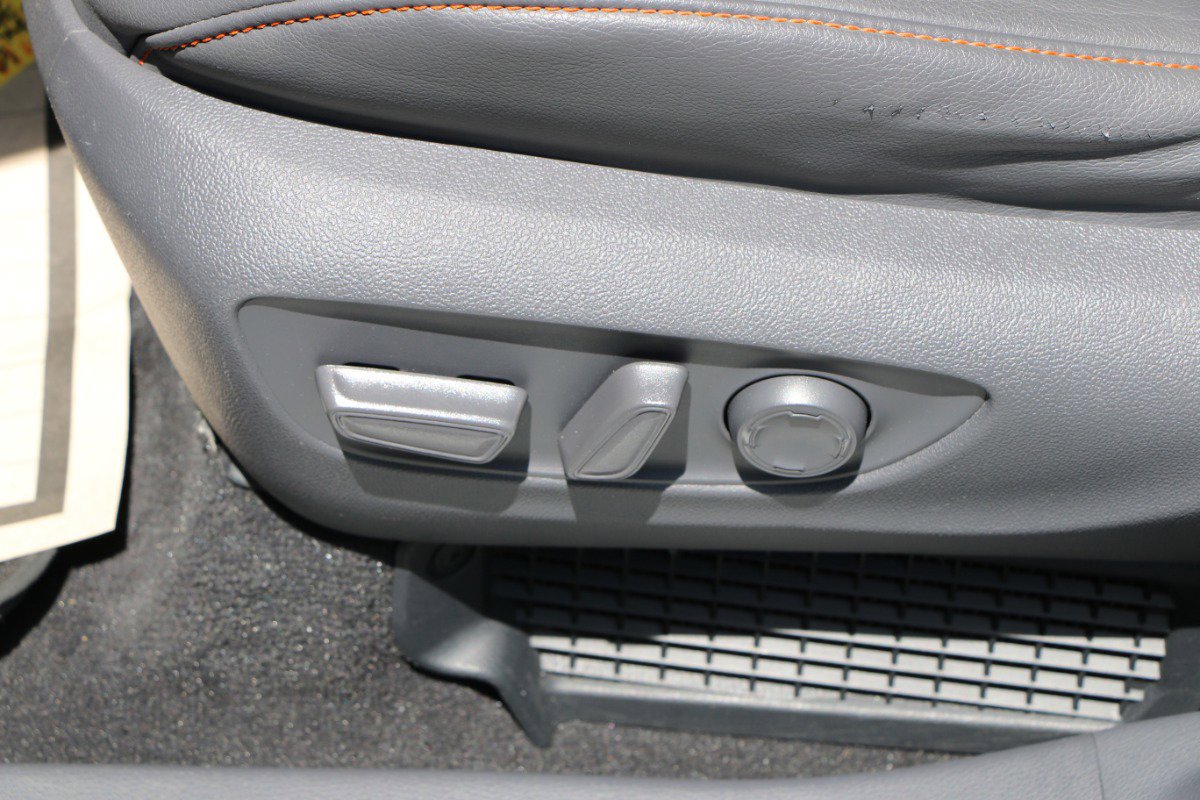 Used 2021 Toyota Sienna XSE FWD image 26