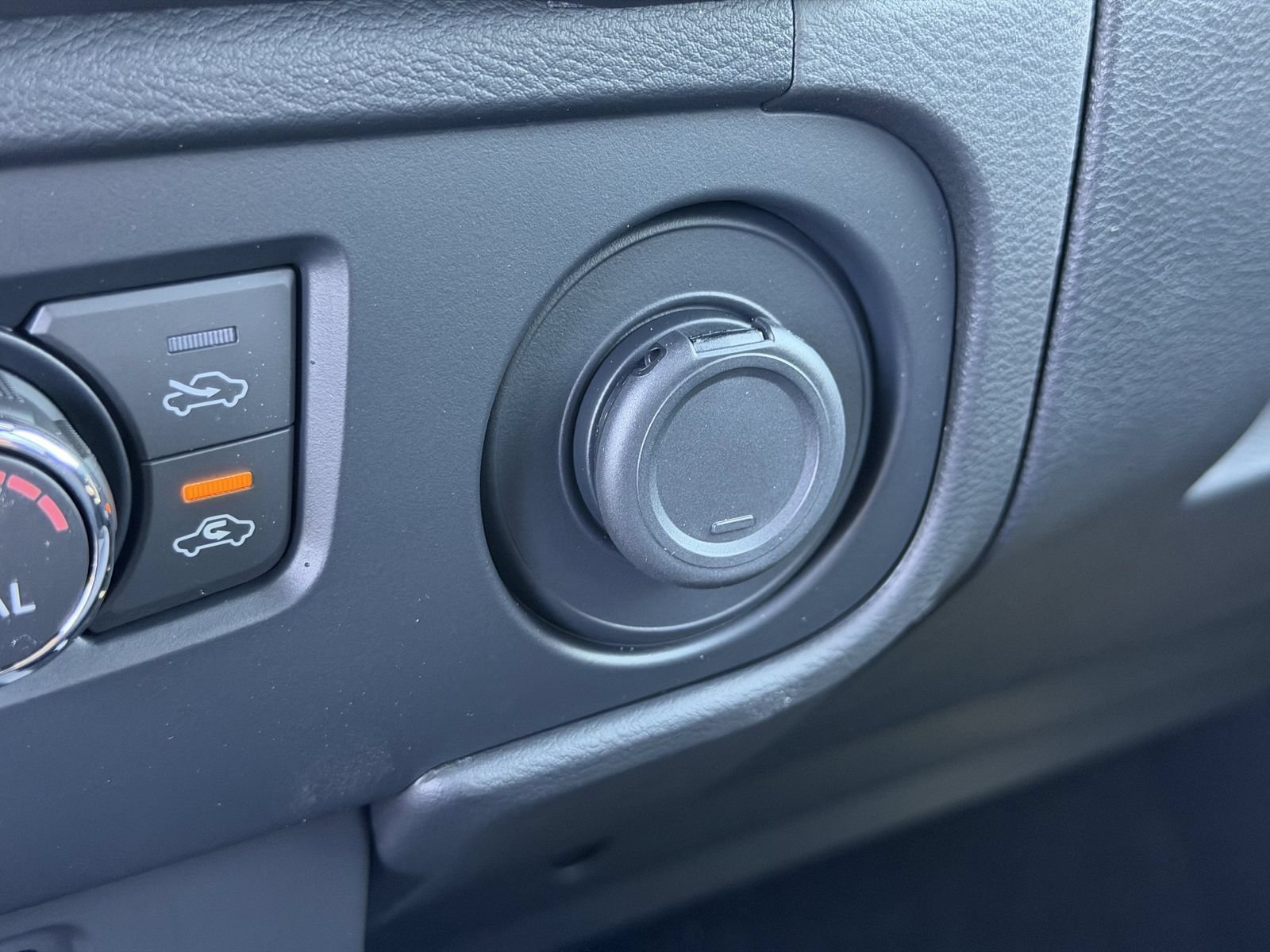 New 2026 Nissan Frontier SV w/ All-Weather Content Package RWD image 7