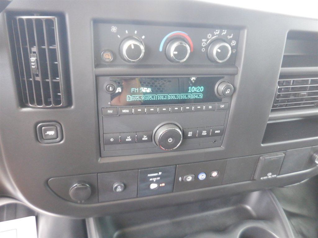 Used 2023 GMC Savana 2500 G2500 w/ Driver Convenience Package image 15