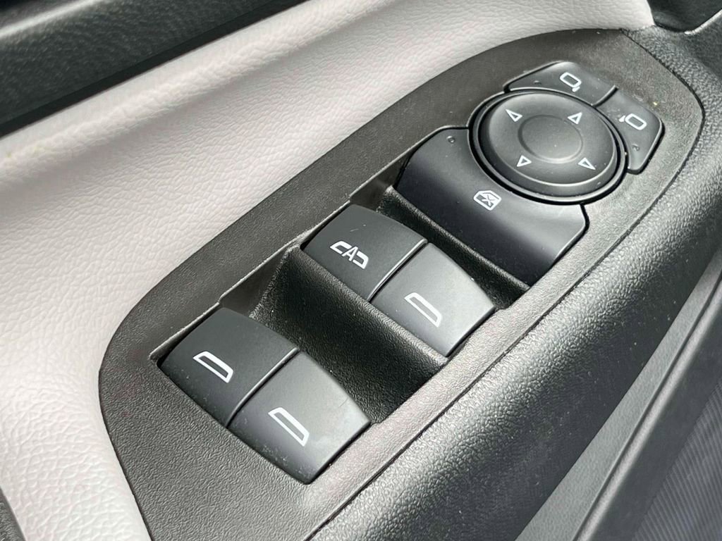 Used 2023 Chevrolet Equinox LS FWD image 8