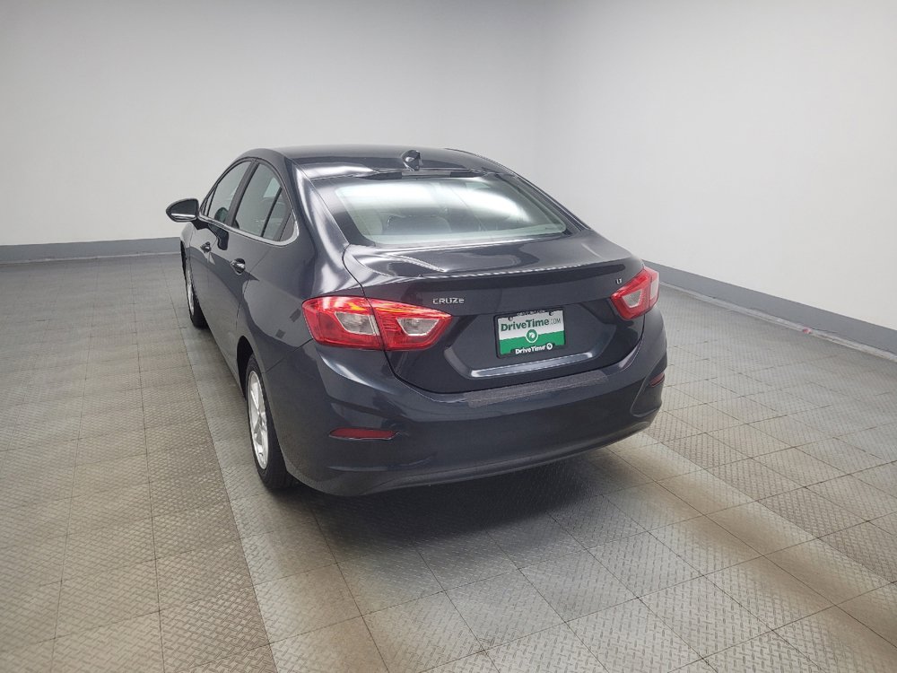Used 2017 Chevrolet Cruze LT w/ Convenience Package FWD image 5