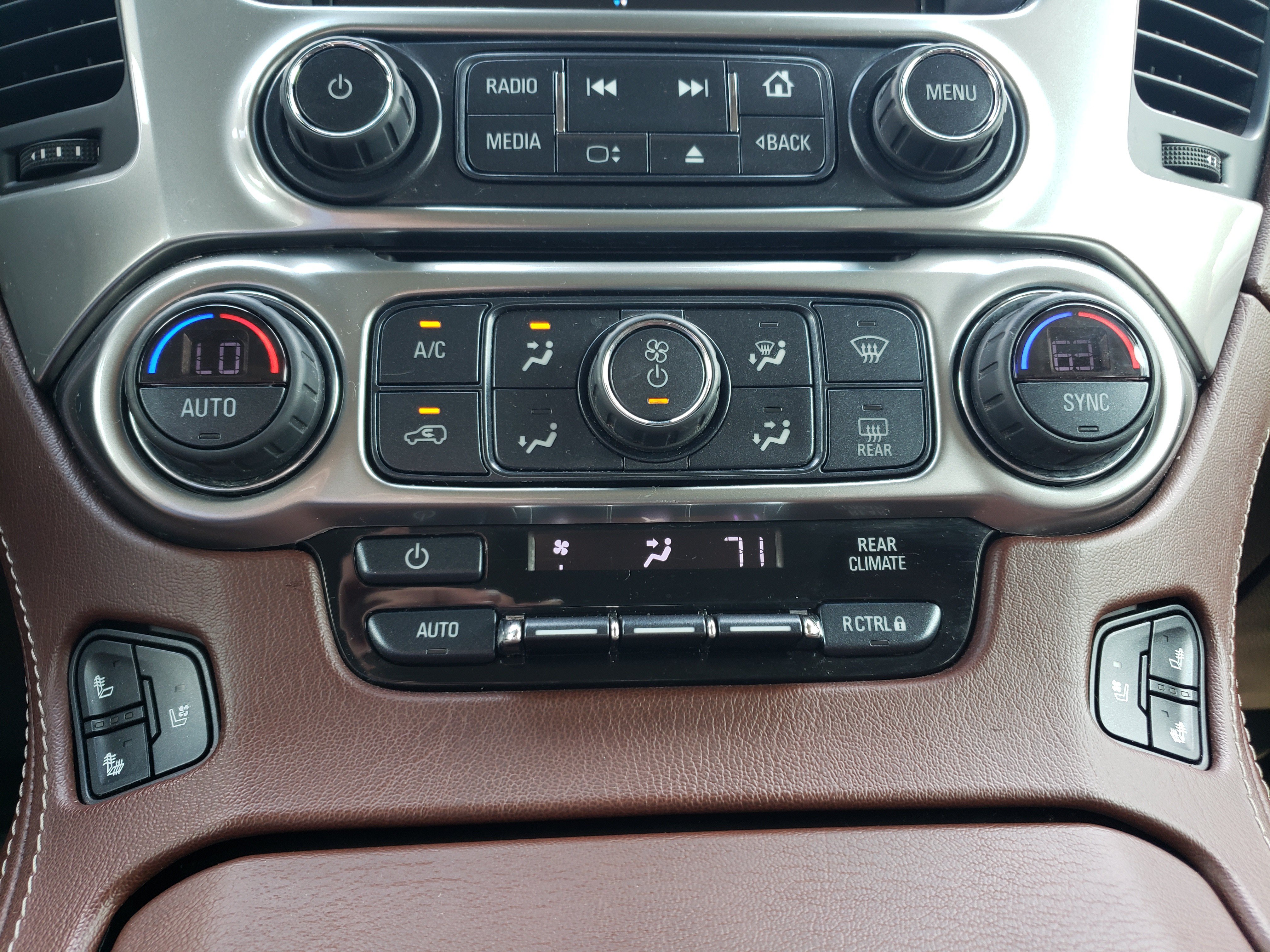 Used 2018 Chevrolet Tahoe Premier RWD image 19