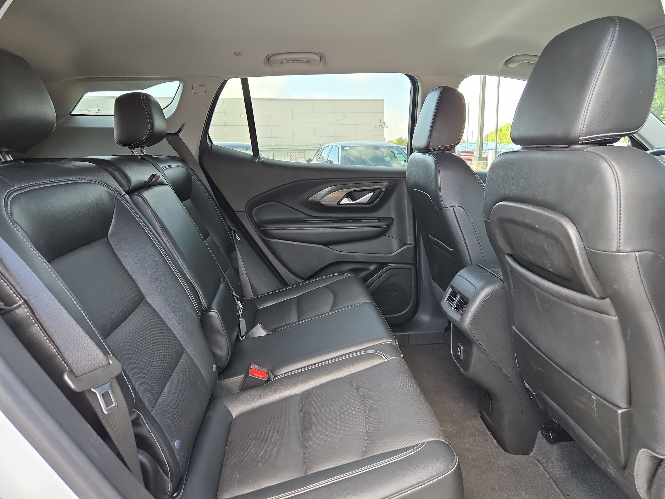Used 2023 GMC Terrain SLT FWD image 25