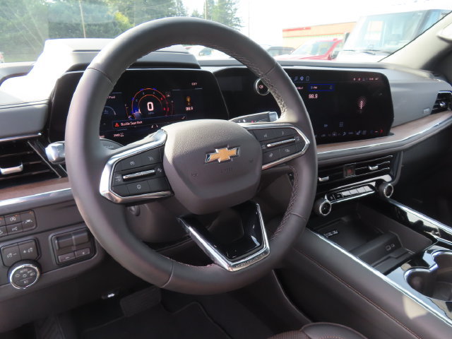 Used 2026 Chevrolet Suburban High Country AWD/4WD image 16